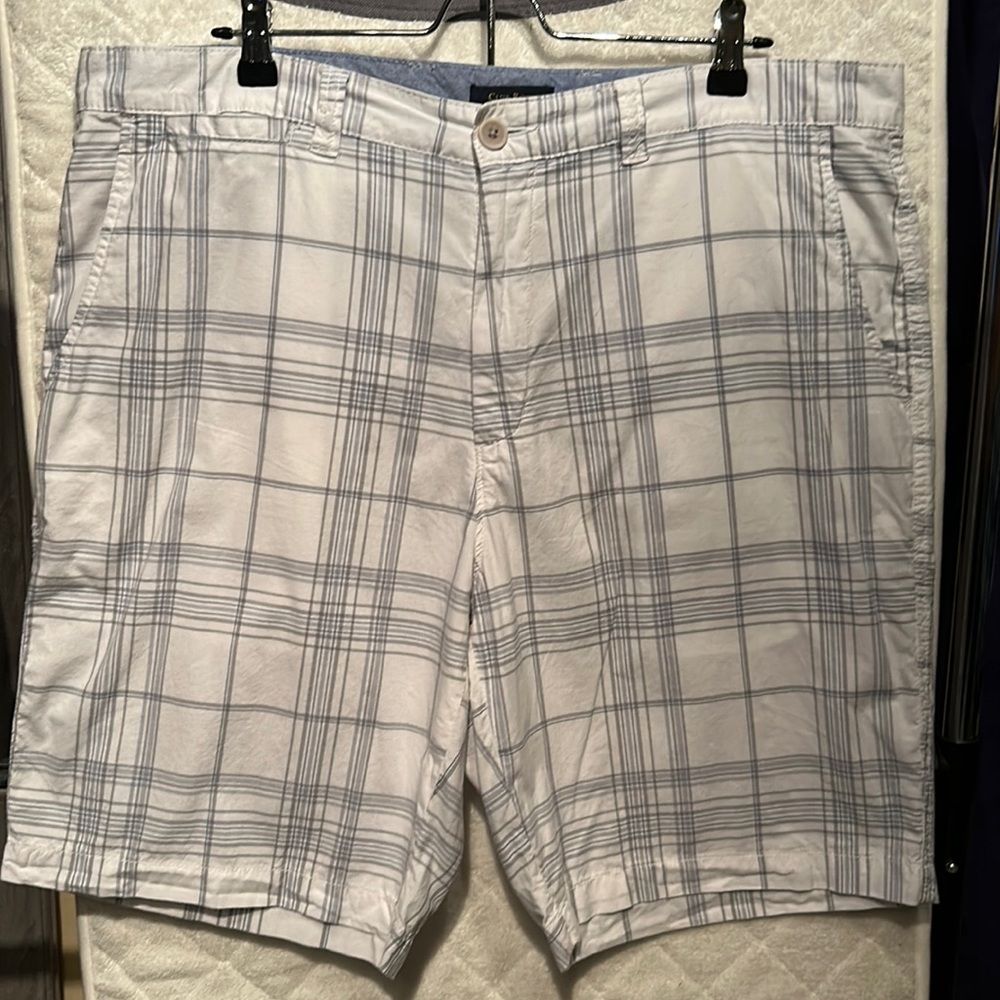 Men’s Club Room White/Blue/Gray Plaid Flat Front Size 36in Shorts